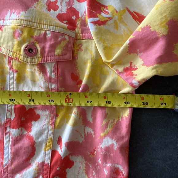 NWOT Denim & Co watercolor print Jean jacket. Size M. - Picture 4 of 6